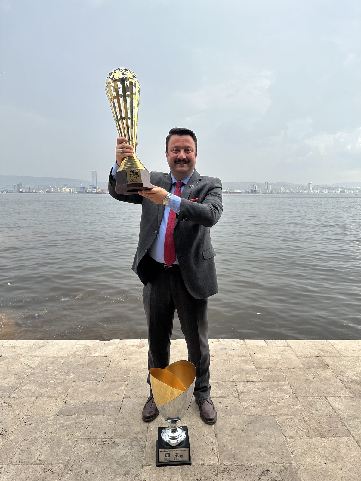 Başarı ödülüyle